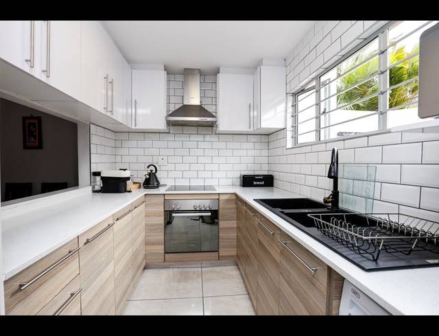 3 BEDROOM TOWNHOUSE FOR SALE IN GLENWOOD